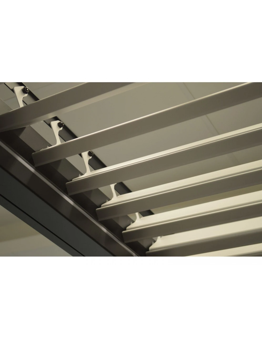 Tonnelle Bioclimatique Zéphir 3x4 M En Aluminium Avec Lames Motorisées - Gris – Image 9